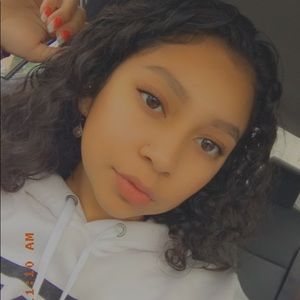 Meet your Posher, Aideth